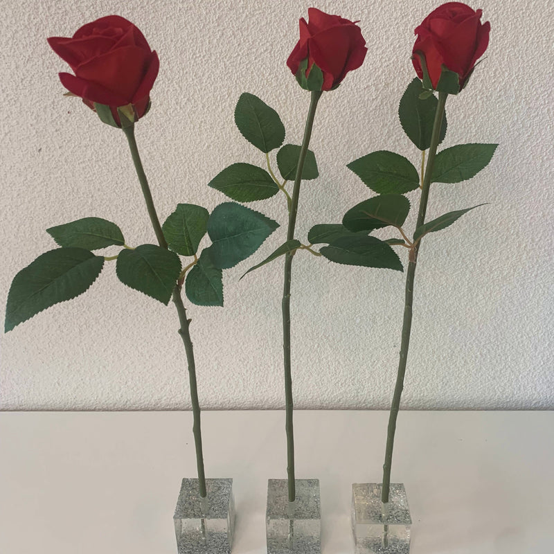Tre Rose Rosse in Velluto su cubo trasparente e Glitter Argento (Made in Italy)